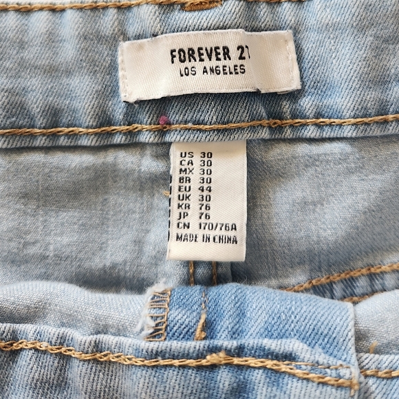 Hand Painted Cut Off Jean Shorts / Forever 21 SIZE 30 Treated Fabric Paint - Picture 6 of 6